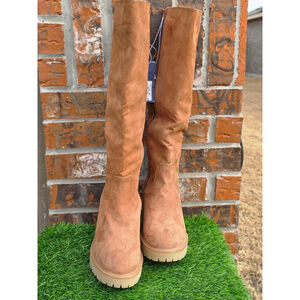 Universal Thread Tan Heeled Boots